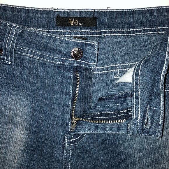 Gold Drama Stretch Distressed Denim Embroidered Shorts, Jr Sz 11 - Picture 3 of 7